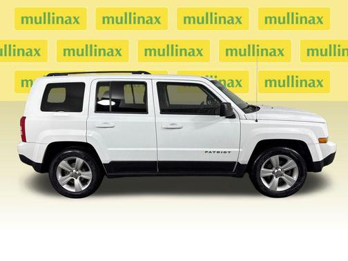 Bright White Clearcoat 2014 Jeep Patriot Latitude