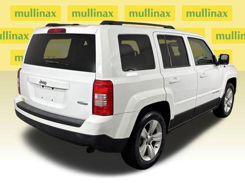 Bright White Clearcoat 2014 Jeep Patriot Latitude