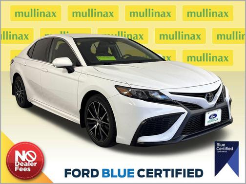 Ice Cap 2023 Toyota Camry SE