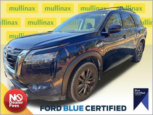 2022 Nissan Pathfinder SV