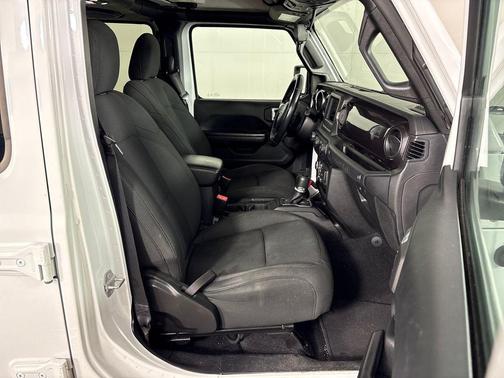 Bright White Clearcoat 2021 Jeep Wrangler Unlimited Sport Altitude