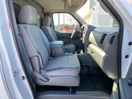 2021 Nissan NV Cargo NV2500 HD SV V8