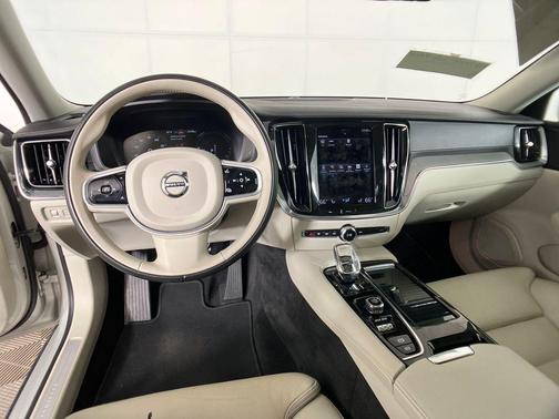 2021 Volvo S60 Recharge Plug-In Hybrid T8 Inscription