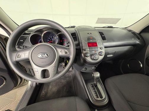 Titanium 2010 Kia Soul +
