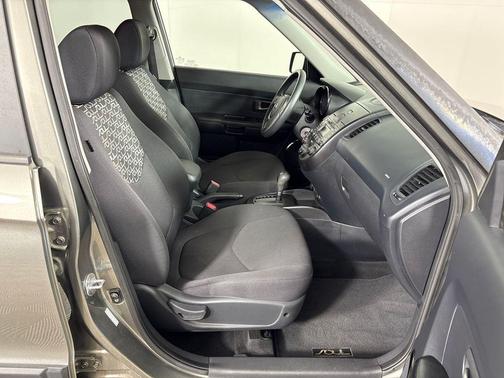 Titanium 2010 Kia Soul +