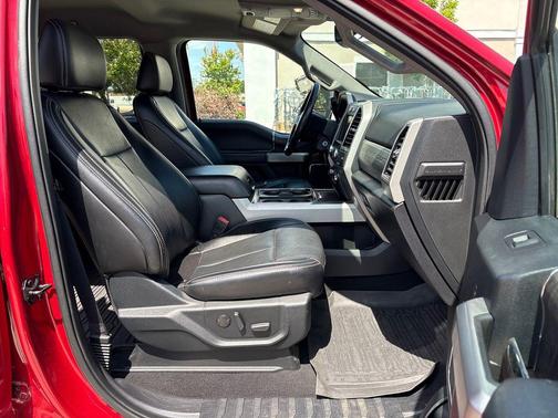 Rapid Red Metallic Tinted Clearcoat 2021 Ford F-250 Lariat
