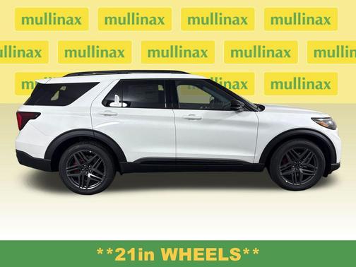 Star White Metallic Tri-Coat 2026 Ford Explorer ST