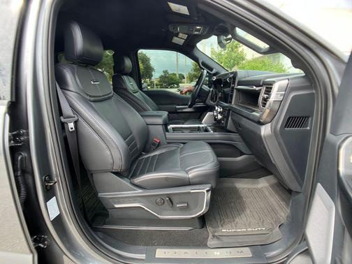 2025 Ford F-250 Platinum