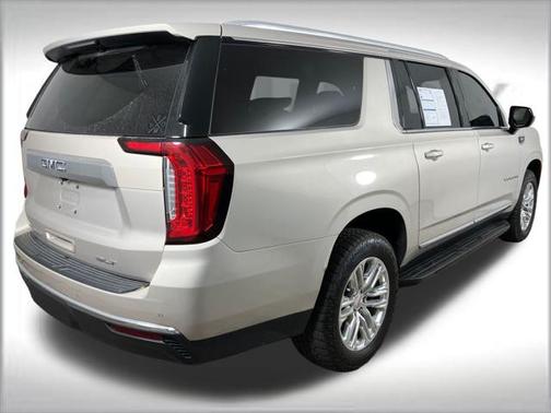 2022 GMC Yukon XL SLT