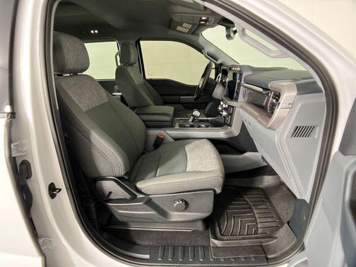 2023 Ford F-150 Lightning XLT