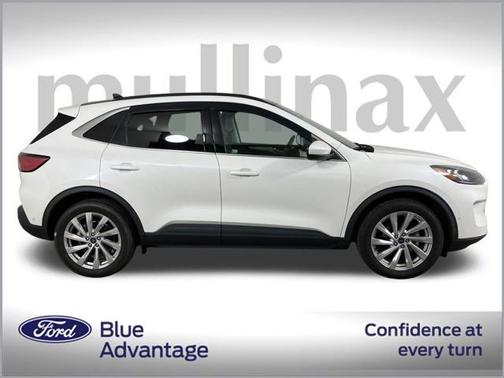 2022 Ford Escape Titanium