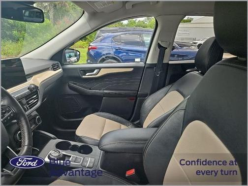 2022 Ford Escape Titanium
