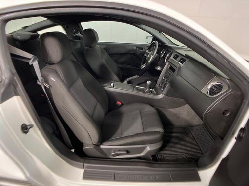 2013 Ford Mustang V6