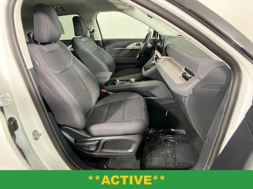 Star White Metallic Tri-Coat 2026 Ford Explorer Active