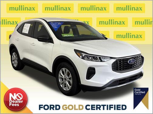White Metallic 2023 Ford Escape Active