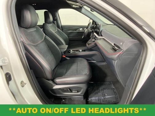 Star White Metallic Tri-Coat 2026 Ford Explorer ST
