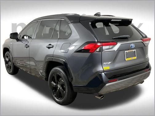 2021 Toyota RAV4 Hybrid SE