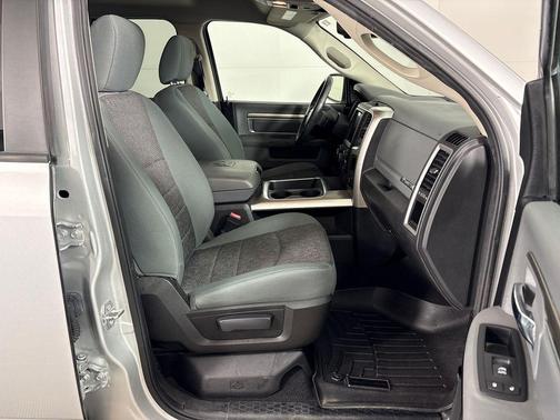 Bright Silver Clearcoat Metallic 2017 RAM 1500 Big Horn