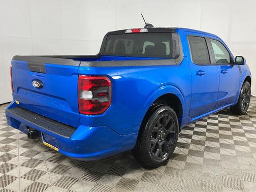 2025 Ford Maverick Lobo Standard