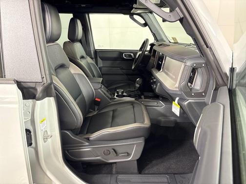 Avalanche 2026 Ford Bronco Outer Banks