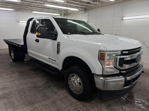 Oxford White 2022 Ford F-350 XLT