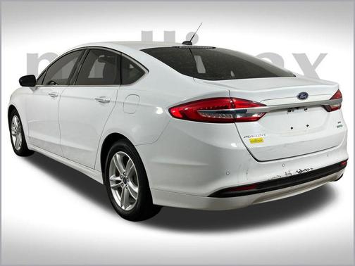 Oxford White 2018 Ford Fusion SE