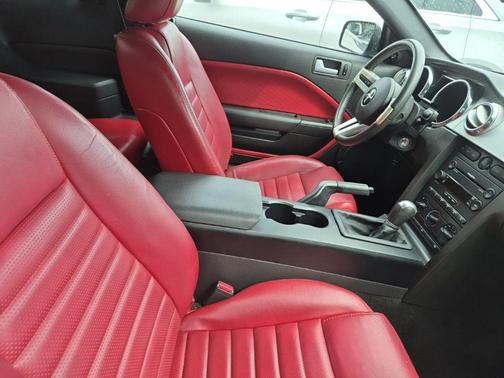 2005 Ford Mustang GT Premium