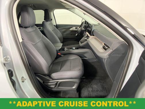 Space White Metallic 2026 Ford Explorer Active