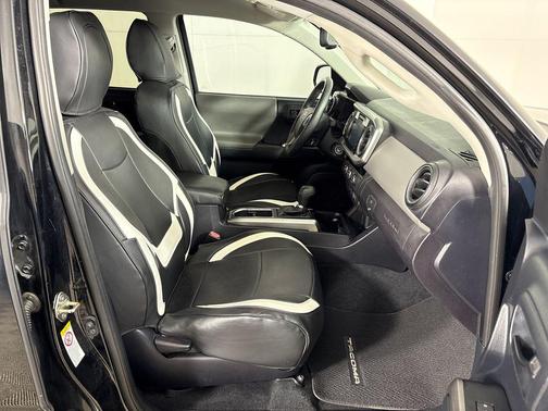 2017 Toyota Tacoma SR5