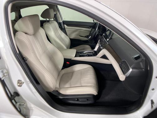 2019 Honda Accord Hybrid Touring