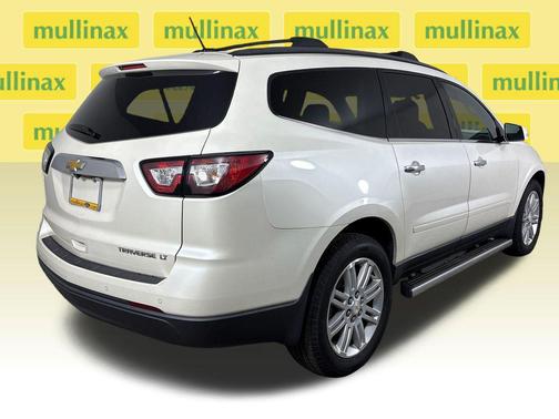 White Diamond Clearcoat 2014 Chevrolet Traverse 1LT