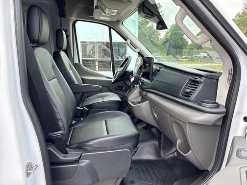 Oxford White 2026 Ford Transit-250 Base