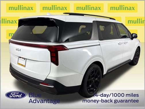 Snow White Pearl 2025 Kia Carnival SX