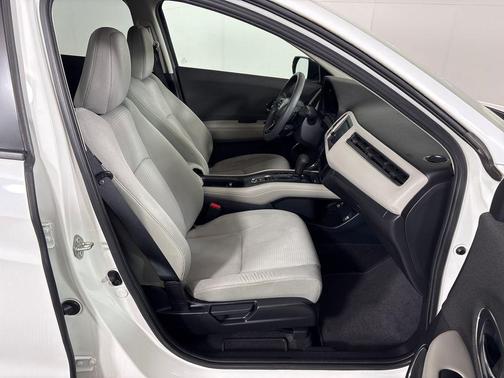 Platinum White Pearl 2019 Honda HR-V EX