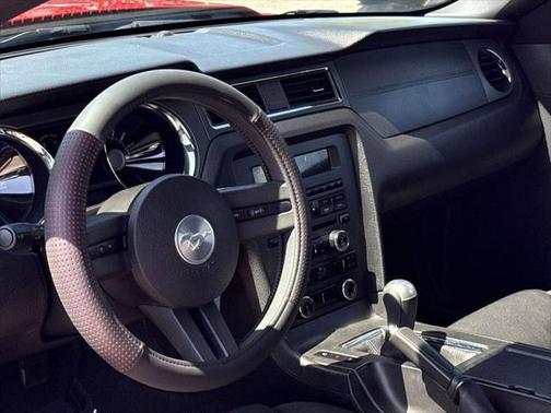 2012 Ford Mustang V6