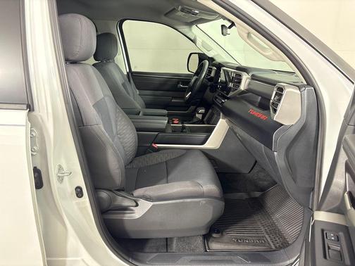 Ice 2024 Toyota Tundra SR5