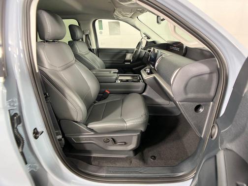 2026 Ford Expedition Max Active 4x2