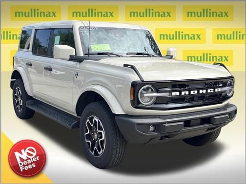 Desert Sand 2026 Ford Bronco Outer Banks