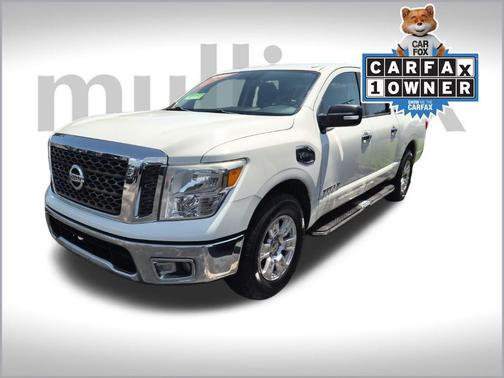 2017 Nissan Titan SV