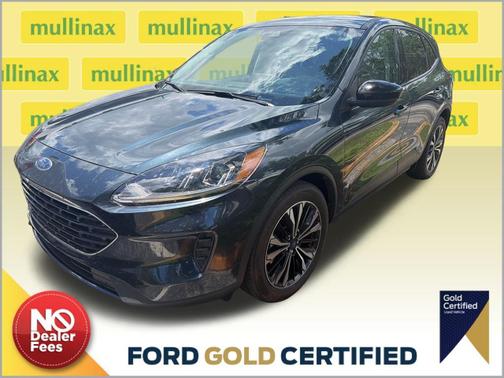 Blue Metallic 2022 Ford Escape SE