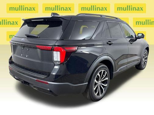 Black Metallic 2026 Ford Explorer ST-Line
