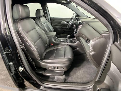 2022 Chevrolet Traverse LT Leather