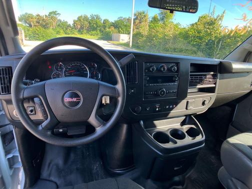 2023 GMC Savana 2500 Work Van