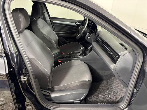 Deep Black Pearl 2025 Volkswagen Jetta 1.5T Sport