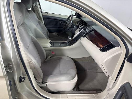 Gold Leaf Metallic 2011 Ford Taurus SEL