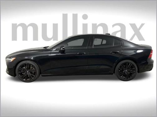 2022 Volvo S60 T6 R-Design