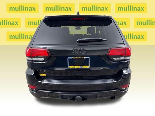 Diamond Black Crystal Pearlcoat 2020 Jeep Grand Cherokee Altitude