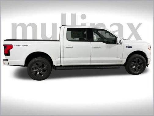2025 Ford F-150 Lightning LARIAT