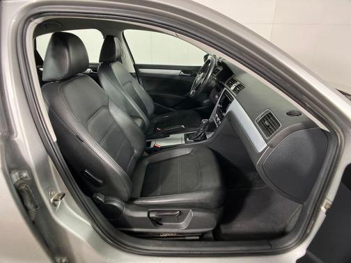 2012 Volkswagen Passat 2.5 SE