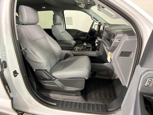 2025 Ford F-150 Lightning Pro